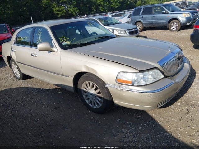2004 LINCOLN TOWN CAR 1
