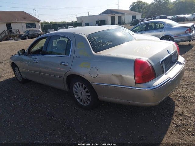 2004 LINCOLN TOWN CAR 3