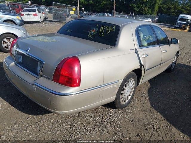 2004 LINCOLN TOWN CAR 4