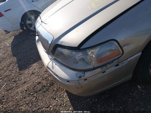 2004 LINCOLN TOWN CAR 6
