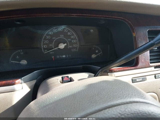 2004 LINCOLN TOWN CAR 7