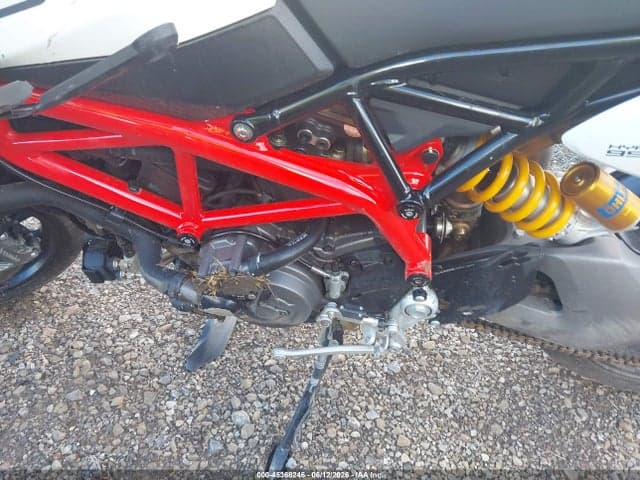 2023 DUCATI HYPERMOTARD 950/950 SP 9