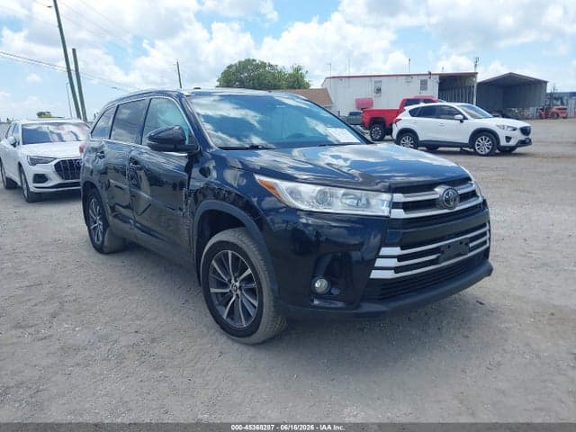 2019 TOYOTA HIGHLANDER XLE 1