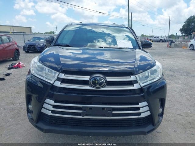 2019 TOYOTA HIGHLANDER XLE 12
