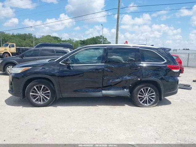 2019 TOYOTA HIGHLANDER XLE 14