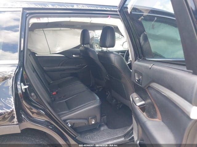 2019 TOYOTA HIGHLANDER XLE 8