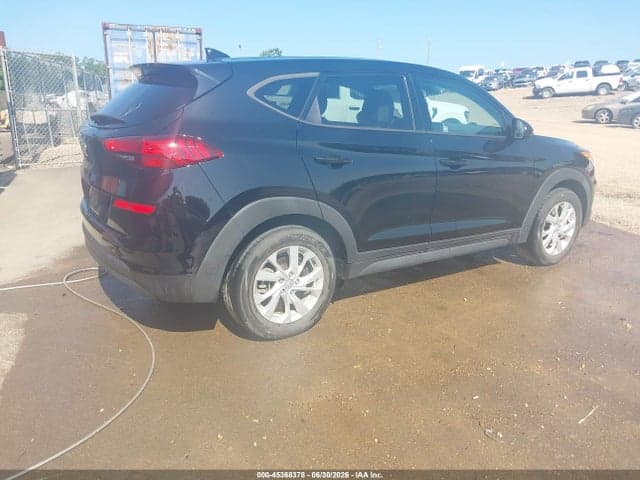 2021 HYUNDAI TUCSON SE 4