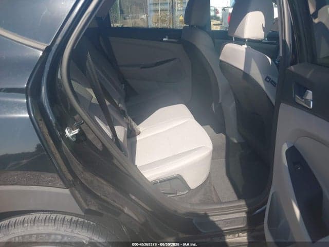 2021 HYUNDAI TUCSON SE 8