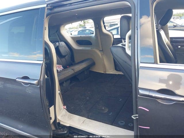 2019 CHRYSLER PACIFICA TOURING L PLUS 8