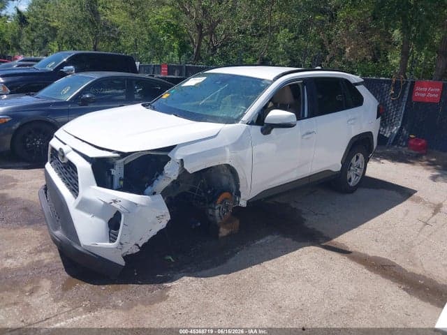 2021 TOYOTA RAV4 XLE 2