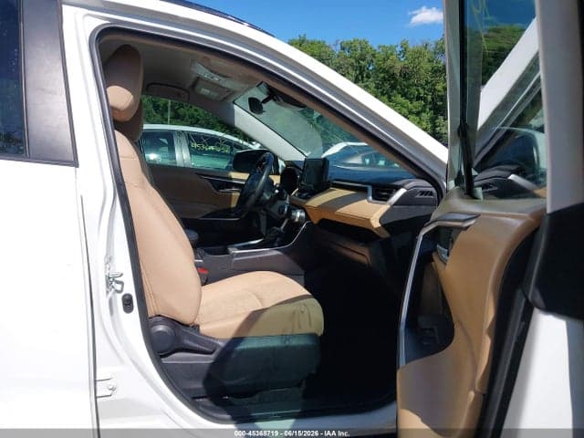 2021 TOYOTA RAV4 XLE 5
