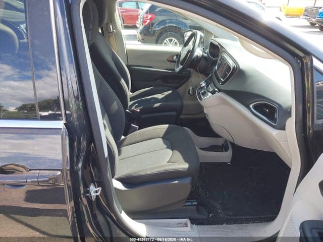 2024 CHRYSLER VOYAGER LX 5
