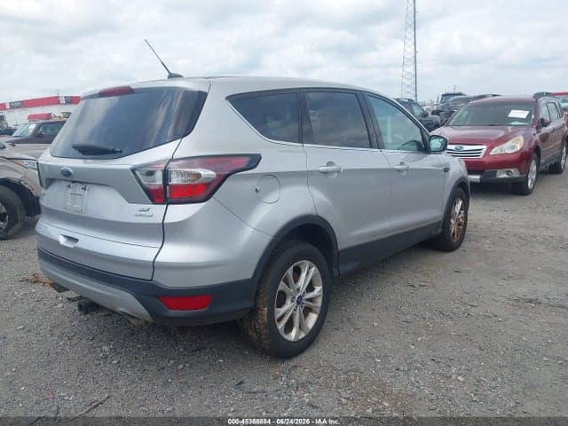 2017 FORD ESCAPE SE 4
