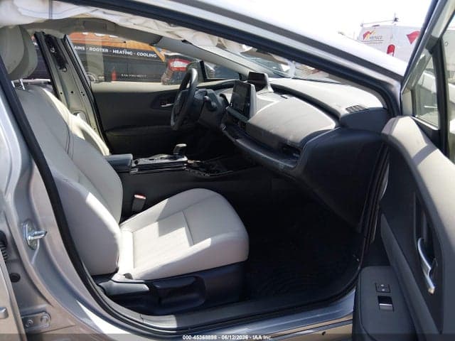 2026 TOYOTA PRIUS XLE AWD-E 5