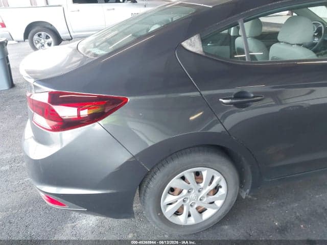 2020 HYUNDAI ELANTRA SE 13