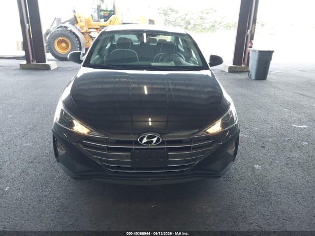 2020 HYUNDAI ELANTRA SE 17
