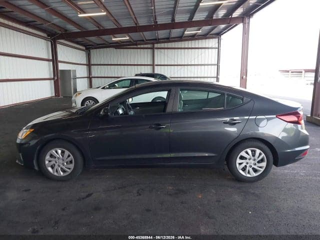 2020 HYUNDAI ELANTRA SE 19