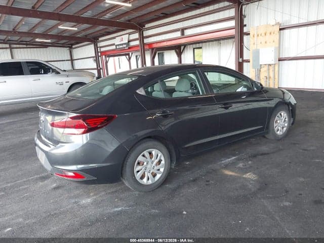 2020 HYUNDAI ELANTRA SE 4