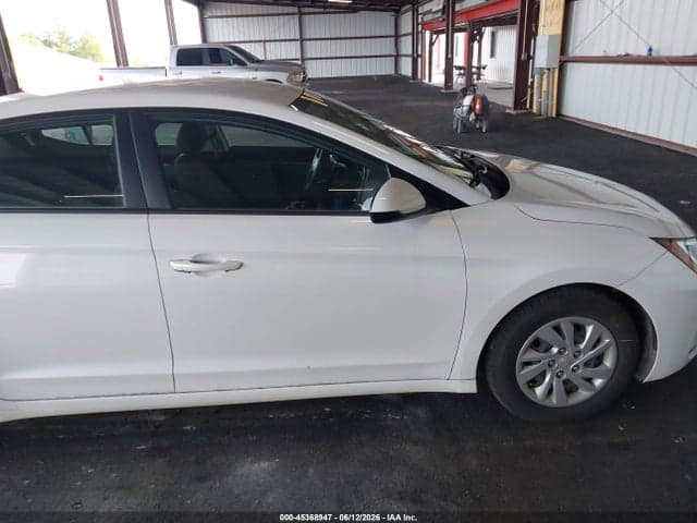 2020 HYUNDAI ELANTRA SE 16