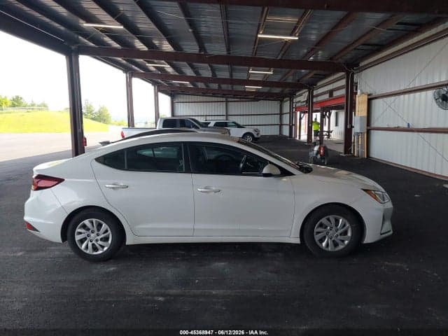 2020 HYUNDAI ELANTRA SE 18