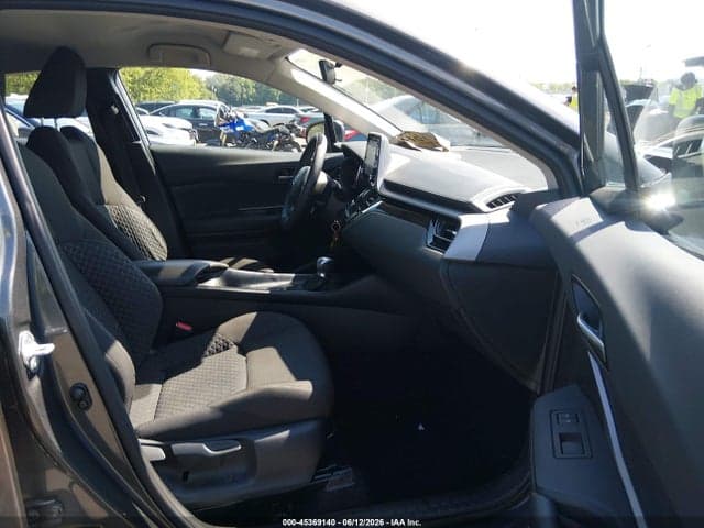 2021 TOYOTA C-HR LE 5