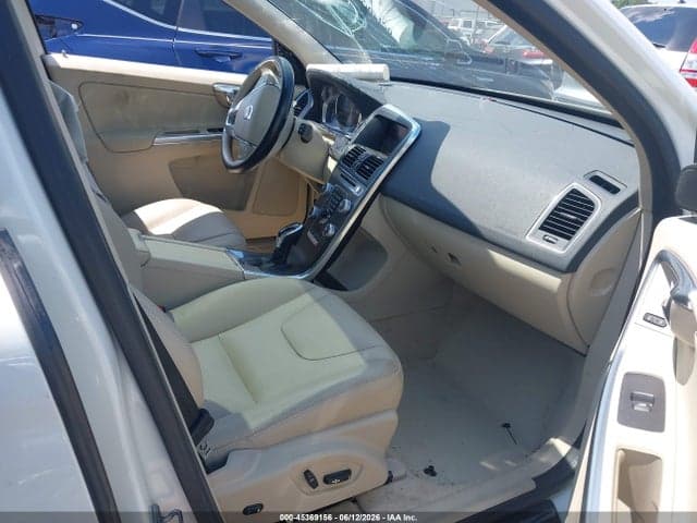 2015 VOLVO XC60 T5 5