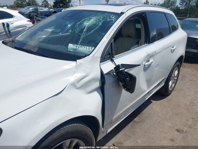 2015 VOLVO XC60 T5 6