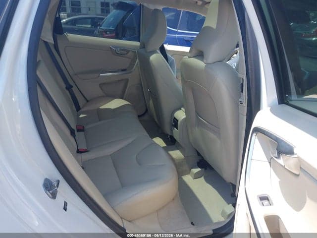 2015 VOLVO XC60 T5 8