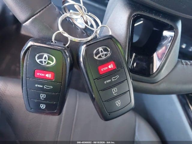 2025 TOYOTA CAMRY XSE 12