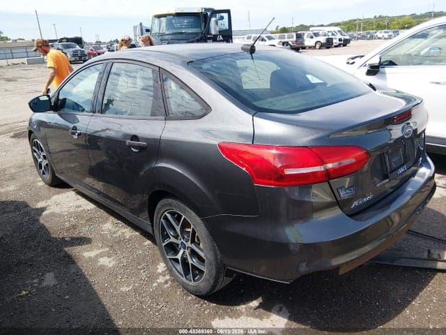 2017 FORD FOCUS SE 3