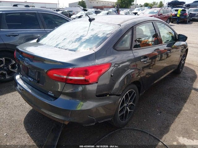 2017 FORD FOCUS SE 4