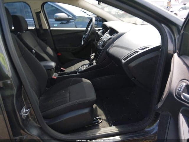2017 FORD FOCUS SE 5