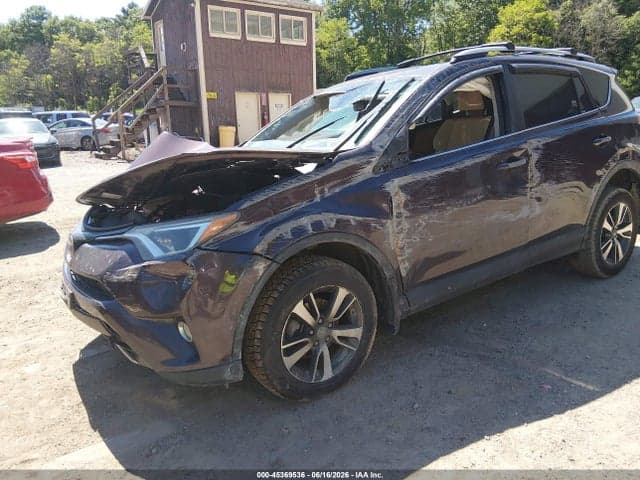 2017 TOYOTA RAV4 XLE 2