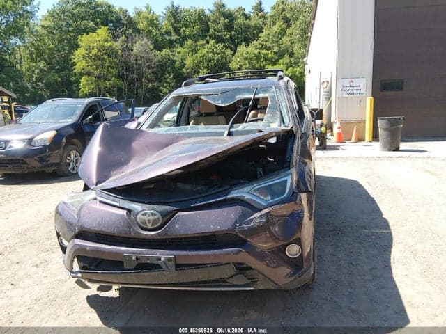 2017 TOYOTA RAV4 XLE 6