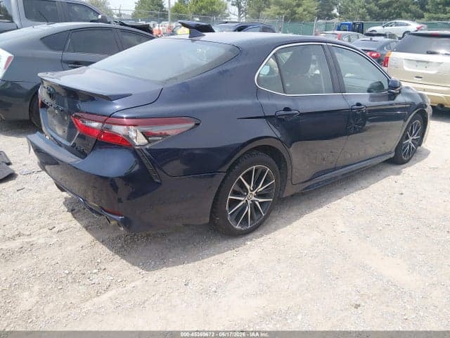 2021 TOYOTA CAMRY SE 4