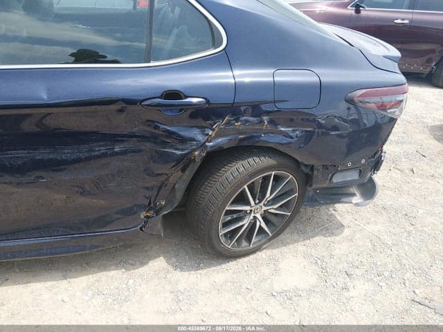 2021 TOYOTA CAMRY SE 6
