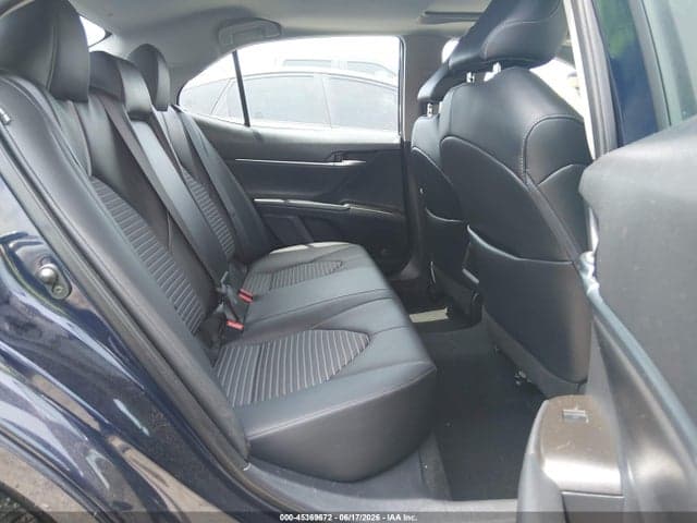 2021 TOYOTA CAMRY SE 8