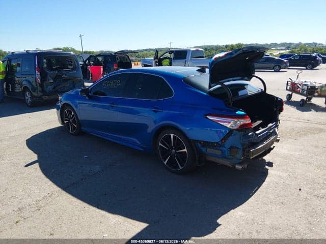 2020 TOYOTA CAMRY XSE 3