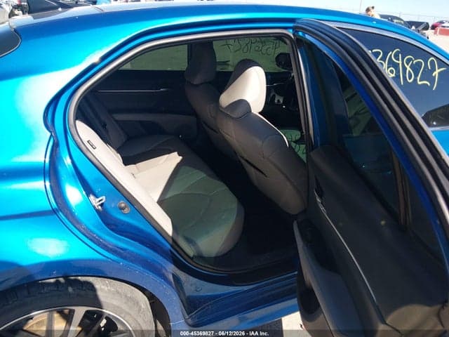 2020 TOYOTA CAMRY XSE 8