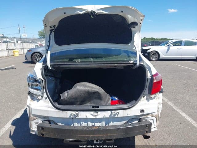 2018 TOYOTA COROLLA LE 15