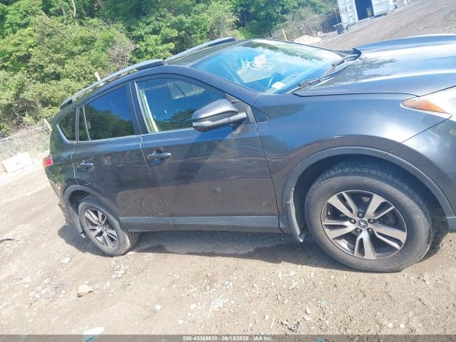 2018 TOYOTA RAV4 XLE 13