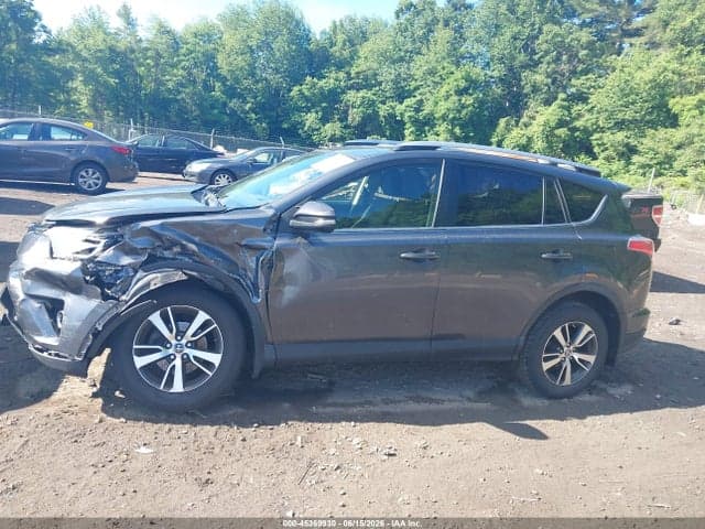2018 TOYOTA RAV4 XLE 14