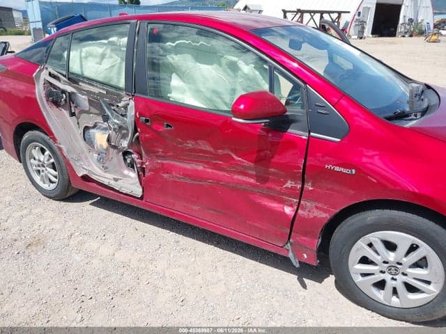2017 TOYOTA PRIUS TWO 6