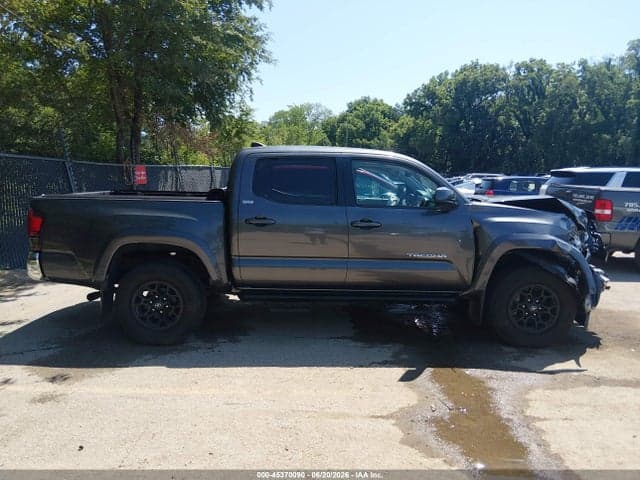 2019 TOYOTA TACOMA SR5 V6 14