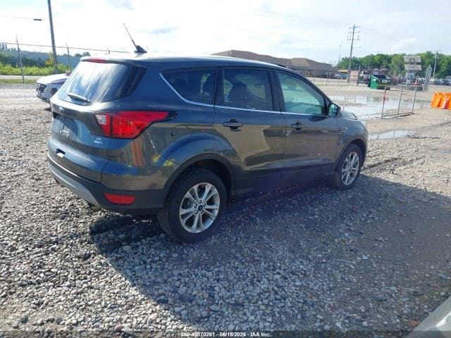 2019 FORD ESCAPE SE 4