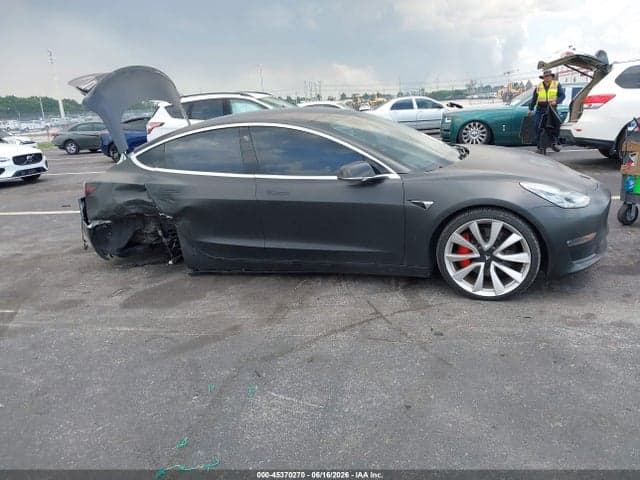 2018 TESLA MODEL 3 LONG RANGE/PERFORMANCE 13