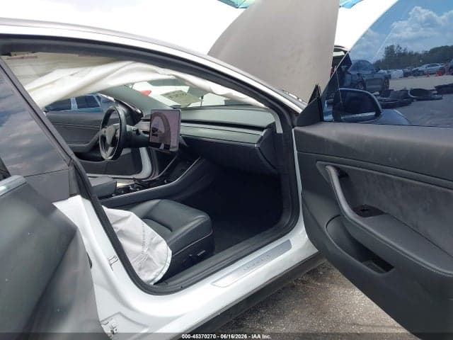 2018 TESLA MODEL 3 LONG RANGE/PERFORMANCE 5
