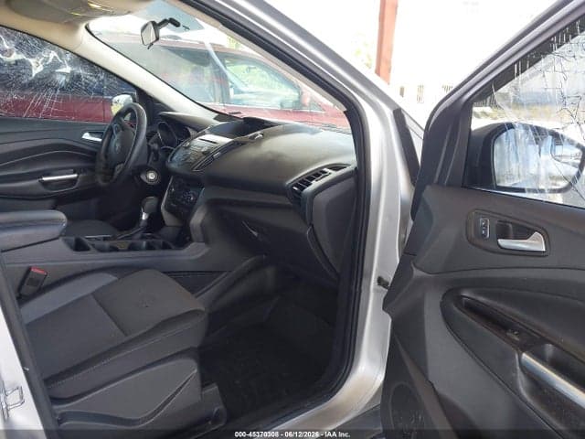 2017 FORD ESCAPE SE 5