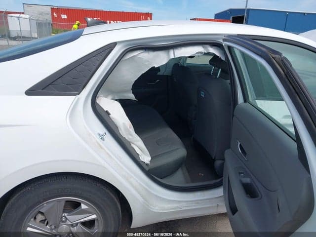 2025 HYUNDAI ELANTRA SE 8