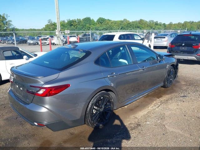2025 TOYOTA CAMRY SE 4